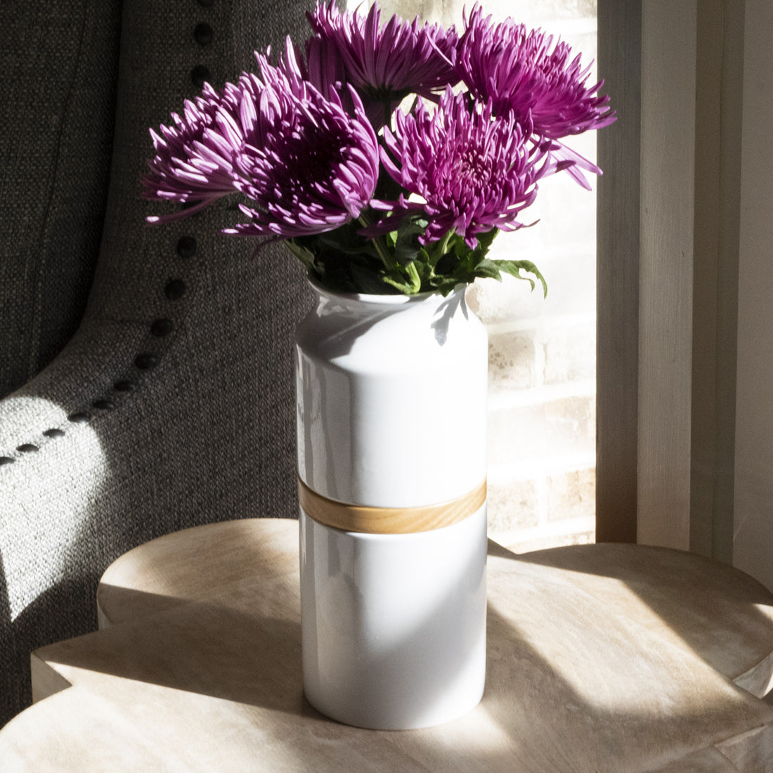 Sky Urns Pet Urn Vase: White with Light Wood