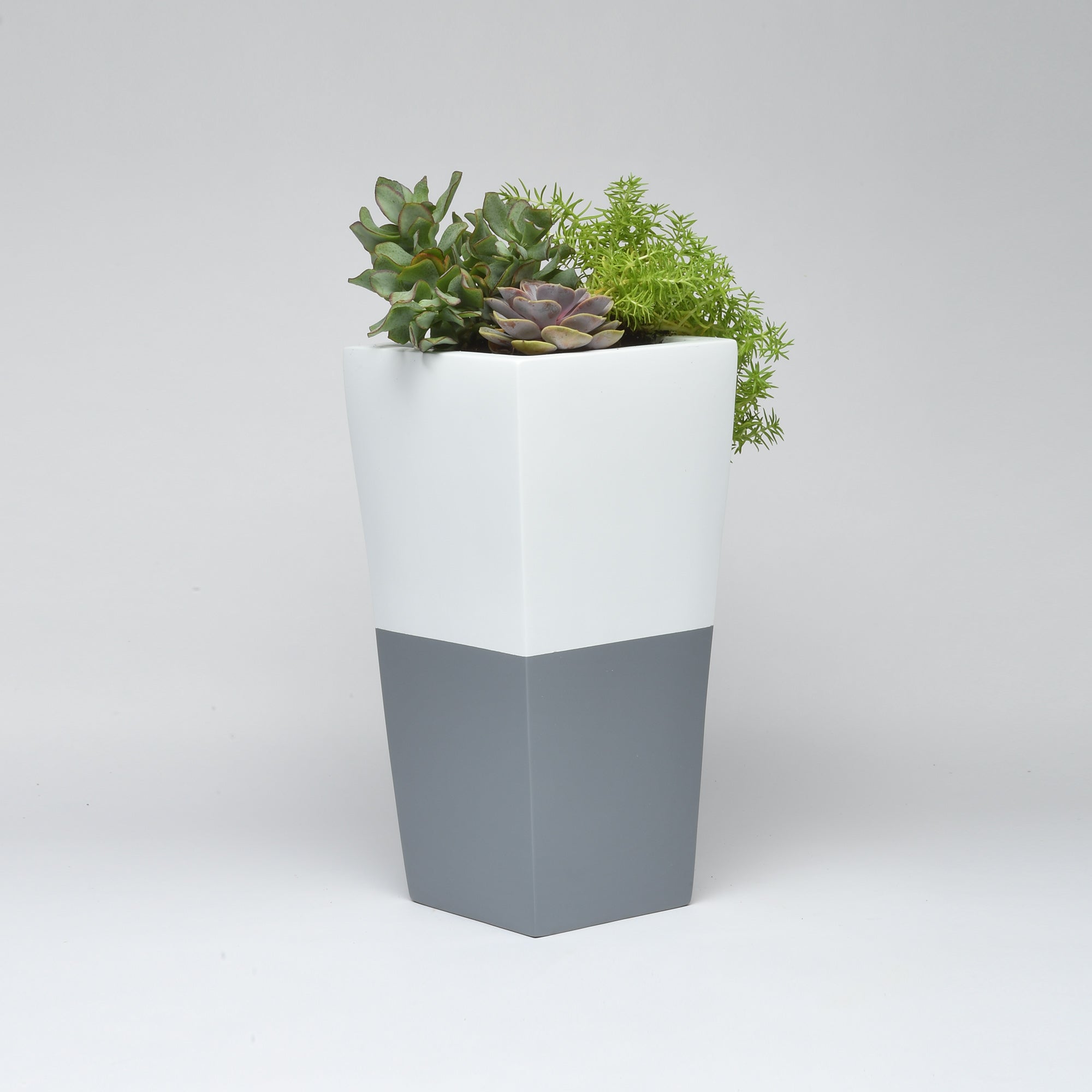 Grey and white outdoor pet urn. Sky Urns custom pet urns can be used as dog urns or cat urns. They make beautiful pet memorial urns or custom memorial urns.